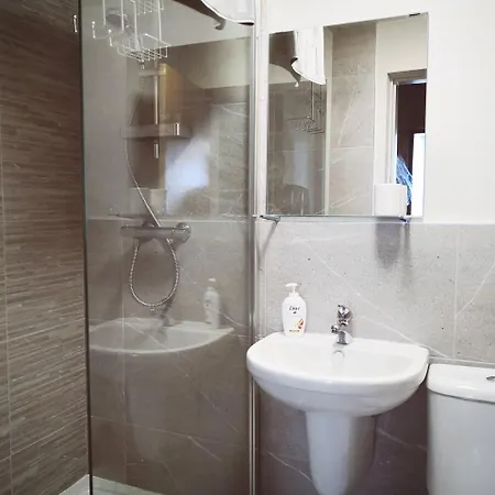 شقة Homely Serviced - Figtree *