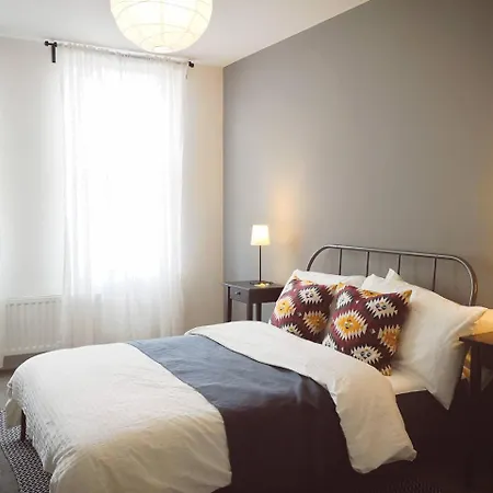 Homely Serviced - Figtree שפילד
